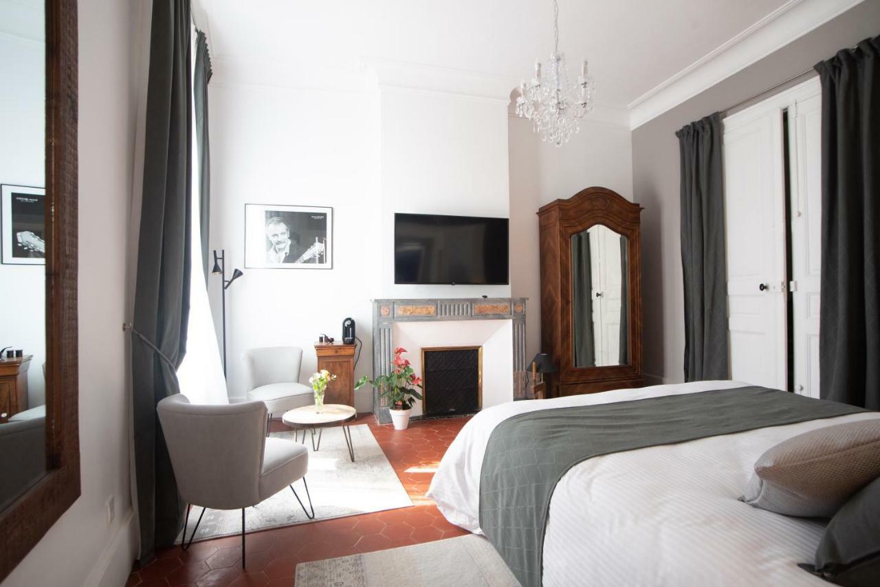 La Domitia - Maison D'Hotes, Massages & Bien-Etre Montbazin Exteriör bild